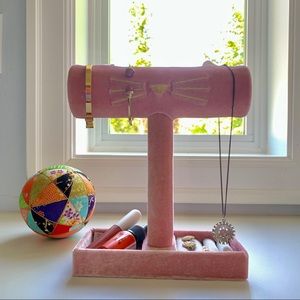 Pink Kitty Jewelry Display